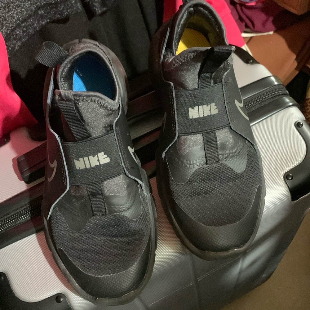 Black Nike Girls Slip-ons!